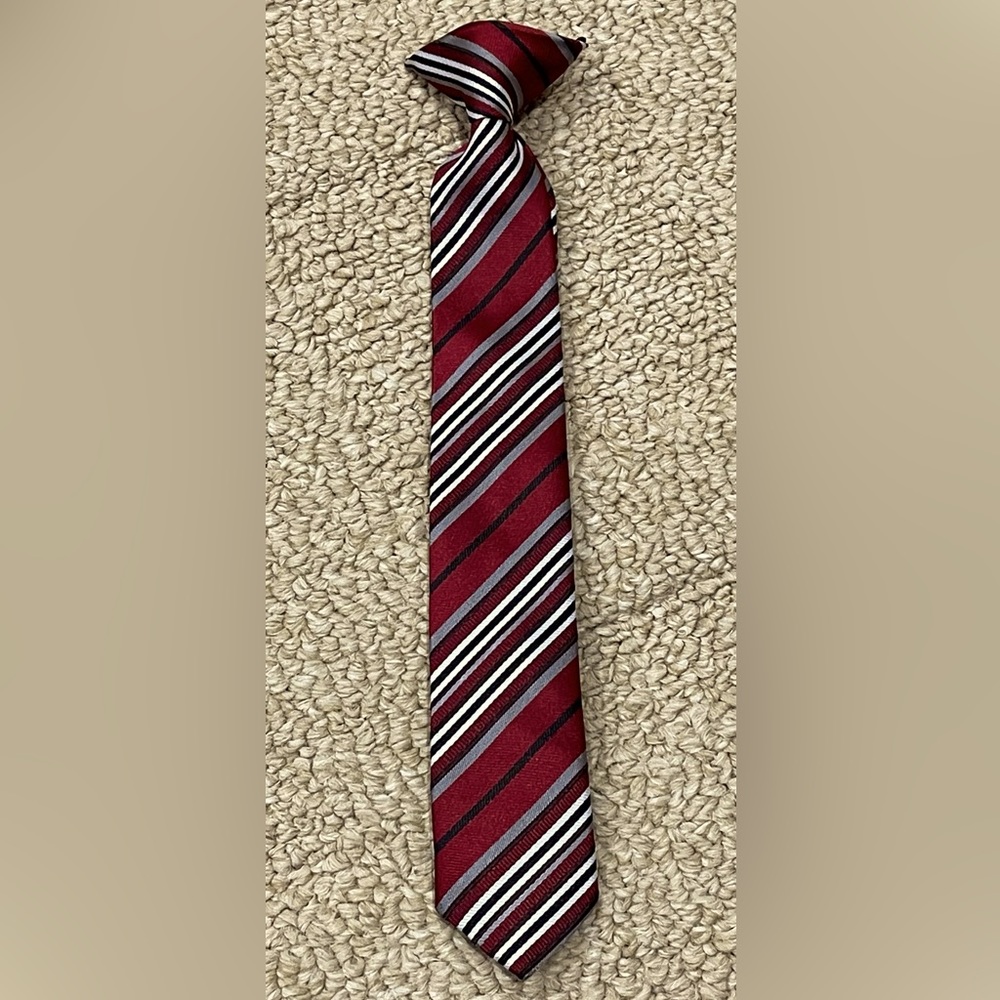 Kids clip tie like new